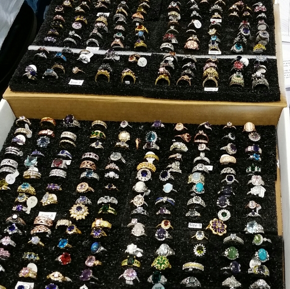 Meet your Posher, Alex - Picture 2 of 4